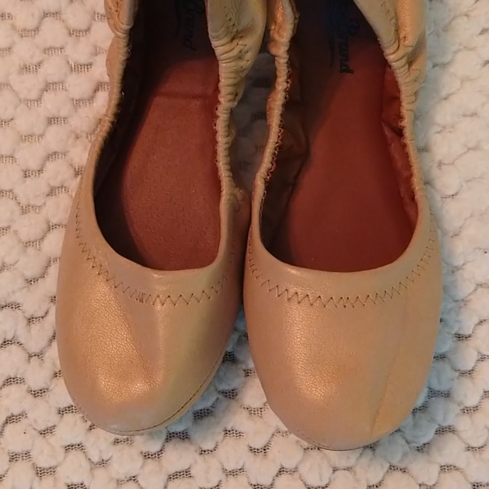 - Lucky Brand flats - size 8